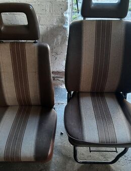 VW LT 28-55 Fahrersitz und verstellbarer Beifahrersitz Bj 83-96 - Uslar