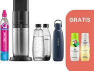 SodaStream Wassersprudler SodaStream DUO, titan, mit 3 Flaschen, 1 CO2-Zylinder und 2 Sirups, (Set, 7-tlg., Sirups: 1x 7up 440 ml, 1x Holunderblüte 440 ml), 1x Glasfl. 1L, 1x Kunststofffl. 1L, 1x Fizz&go COOL storm 0,9L