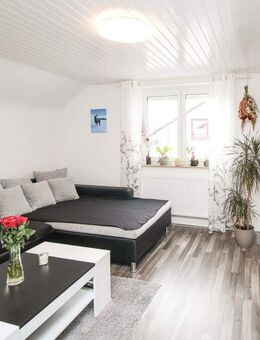 Mehrfamilienhaus für Selbstnutzer und Kapitalanleger inkl. Garagen! - Hardt (Baden-Württemberg)