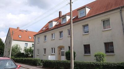Böhlen - kleine 3-Raum-DG-Wohnung mit günstiger Raumaufteilung, EBK und Tageslichtbad