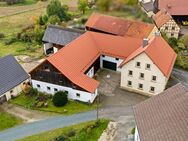 20.400m² Grundstück! Wohnhaus mit großen Nebengebäuden zur flexiblen Nutzung - Stadelhofen
