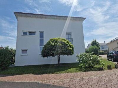 Schickes Einfamilienhaus mit Garten, Garage und 2 Stellplätzen in 97440 Werneck (ID 10460)