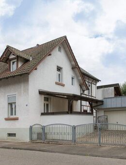 Älteres kleines Einfamilienhaus mit Hof und Doppelgarage - für den Käufer provisionsfrei! - Lahr (Schwarzwald)