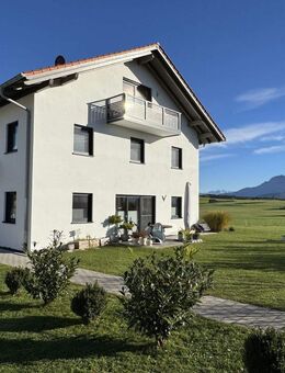 Diesen Ausblick schon beim Aufwachen genießen Großzügige Doppelhaushälfte in Aidling - Riegsee