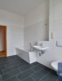 WOW! tolle, große 2 Raum Wohnung mit neuem Badezimmer in Schlosschemnitz zu vermieten - Chemnitz