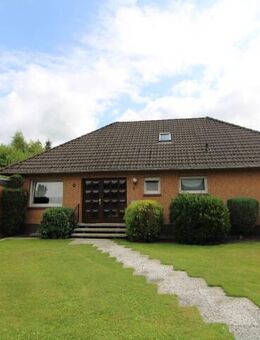 Winkelbungalow mit Wintergarten u. Garage - Wittmund