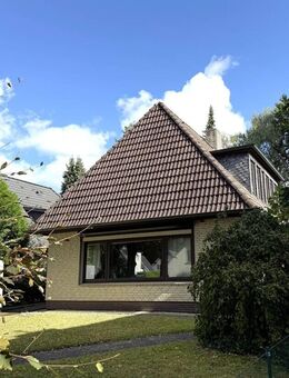 Klassisches Walmdach-Einfamilienhaus mit sonnigem Grundstück in Lurup - Hamburg