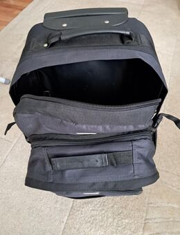 Koffer / Trolli Umbio, schwarz, mit abnehmbaren Rucksack - Sprockhövel Zentrum