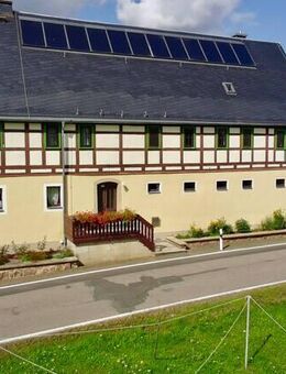 Fachwerkhaus mit 2 Wohneinheiten, opt. Gewerbe, Scheune und Garagen in Hartmannsdorf zu verkaufen! - Hartmannsdorf-Reichenau