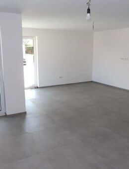 Neubau Erstbezug - Hochwertige 4 ZKB mit Balkon und Carport - in KS-Oberzwehren - Kassel