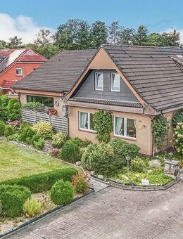 Doppelhaus mit schönem Garten und zwei Auffahrten - Jever