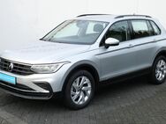 VW Tiguan, 1.5 TSI Life 150PS SI, Jahr 2020 - Nidderau