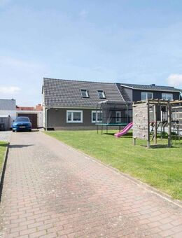 Bezugsfertiges Zuhause mit neu gestaltetem Innenhof und Spiel-Wiese für die Kinder - Grimmen