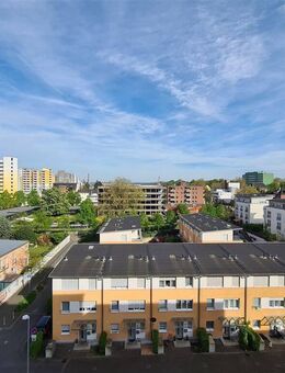 Gepflegte, 3-Zimmer-Wohnung mit Balkon und Aufzug inkl. Tiefgaragenstellplatz - Wesseling