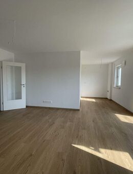 ***Erstbezug - 3-Zimmer Wohnung mit Balkon*** - Regensburg