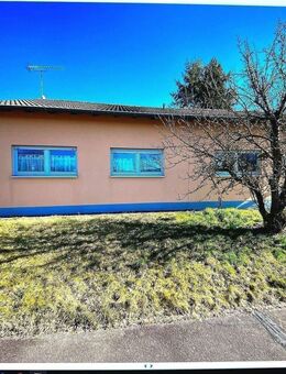 Doppelhaushälfte - Charmanter 3-ZKB-Bungalow mit Gartenanteil in ruhiger Lage von Gillenfeld - Gillenfeld