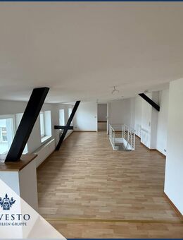 Charmante Maisonette-Wohnung mit neuer Einbauküche und historischen Holzbalken! - Magdeburg