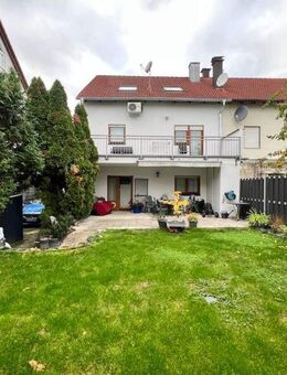 Großzügiges Familienhaus mit EInliegerwohnung - naturnah, flexibel, wertbeständig. - Bruchsal