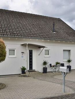 Gepflegtes Einfamilienhaus in begehrter Wohnlage | Irmenach | Nähe Flughafen Hahn | Doppelgarage - Irmenach