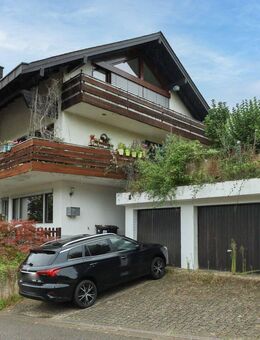 Ruhig gelegene 1,5-Zimmer-Wohnung mit großem Balkon, Einbauküche und Garage in Inzlingen - Inzlingen