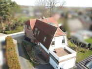 Eine schicke Alternative zum Haus: 4,5-Zimmer Dachgeschosswohnung nahe der Elbe mit großem Balkon & Garage in Neuengamme - Hamburg