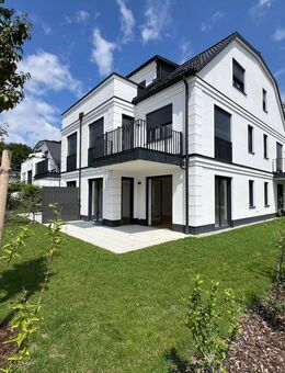 Großzügige EG-Wohnung mit taghellem Souterrain und großem Privatgarten - München