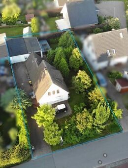 Ruhig gelegenes Einfamilienhaus mit zwei Garagen in Barmstedt zu verkaufen - Barmstedt