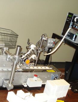 Rollenband + Etikettiermaschine mit Thermotransferdrucker oder Tintenstrahldrucker mit kleinem Tisch Rollenband Neu - Waldbrunn (Baden-Württemberg)