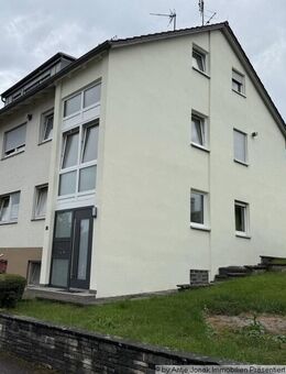 Große und familienfreundliche 3,5 Zimmer-Wohnung mit sonnigem Balkon und Gartennutzung in Uhingen - Uhingen