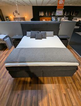 Mondo Boxspringbett Supreme Comfort + 2 Nachtkonsolen, Kissen, Plaid und Topper - Niederlauer