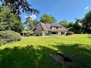 Hamburg Blankenese, Villa in Bester Lage, Kleinod auf großem Grundstück, Elbseite - Hamburg