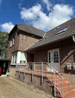 helle 4-Zimmer-Wohnung im Obergeschoss eines Bauernhauses - Emmerich (Rhein)