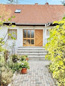 ++ Charmantes 2 Familienhaus mit Tiefgarage,Erker, Südterrasse und Gartenidylle in begehrter Lage ++ - Leipzig
