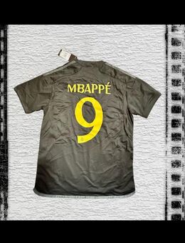 Real Madrid Trikot Mbappé 24/25 Größe M - Wiehl