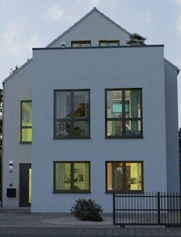 WOHLFÜHLOASE UNTER ZEITLOSEM SATTELDACH - Amberg