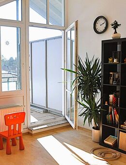 ***Zauberhafte 3 Zimmer Dachgeschosswohnung mit grossen Balkon in absolut ruhiger Lage*** - Grasbrunn