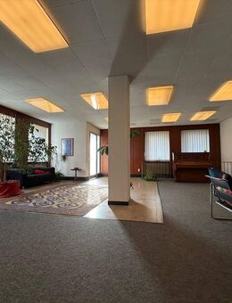 Großzügige Erdgeschosswohnung mit vielfältigen Nutzungsmöglichkeiten in Neckarau - Mannheim