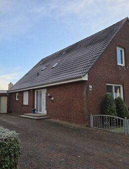 Großes Wohnhaus auf schönem Grundstück mit freiem Blick auf Wiesen und Felder! - Rhauderfehn