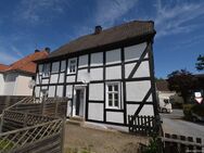 Historisches Zweifamilien-Fachwerkhaus zur Eigennutzung und Vermietung - Warstein