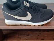 Nike MD Runner 2 Gr. 38.5 Neu, Sneaker, Sport, Schuhe. Kinder - Emsbüren