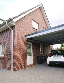 Neuwertige attraktive Doppelhaushälfte in ruhiger Wohnlage von Apen-Hengstforde - Apen