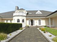 Hochwertige Landhaus-Villa mit Pool und Koi-Teich in sonniger, ruhiger Lage! - Kempfeld