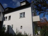Wohnhaus in ruhiger Lage mit Fernblick, Nebengebäude mit Ausbaupotential - Ebelsbach