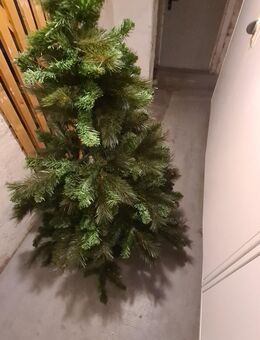 Weihnachten Tannenbaum künstlich 140cm mit Ständer - Leipzig