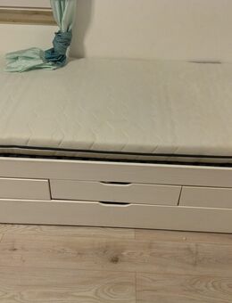 Bett mit Lattenrost & Matratze &Schutzgitter - Pforzheim