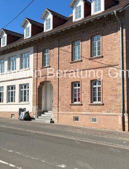 Helle 3-Zimmer-Wohnung in denkmalgeschütztem Ensemble - Sankt Wendel