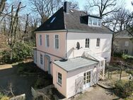 Gelegenheit in Oberneuland: Exklusives Grundstück mit stilvoller Villa inklusive - Bremen
