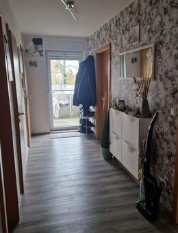 Helle 4-Zimmer-Wohnung in Heuchelheim mit Terrasse - Heuchelheim