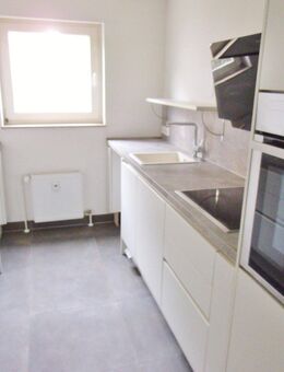 ***Einziehen und wohlfühlen*** 2-Zi. mit EBK, Balkon und TG-Stellplatz - Esslingen (Neckar)