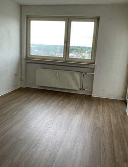 Gut geschnittene 2-Zimmerwohnung mit Balkon - Offenbach (Main)